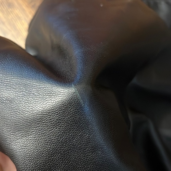 Danier Genuine Leather Trousers (size 2) - Picture 15 of 16